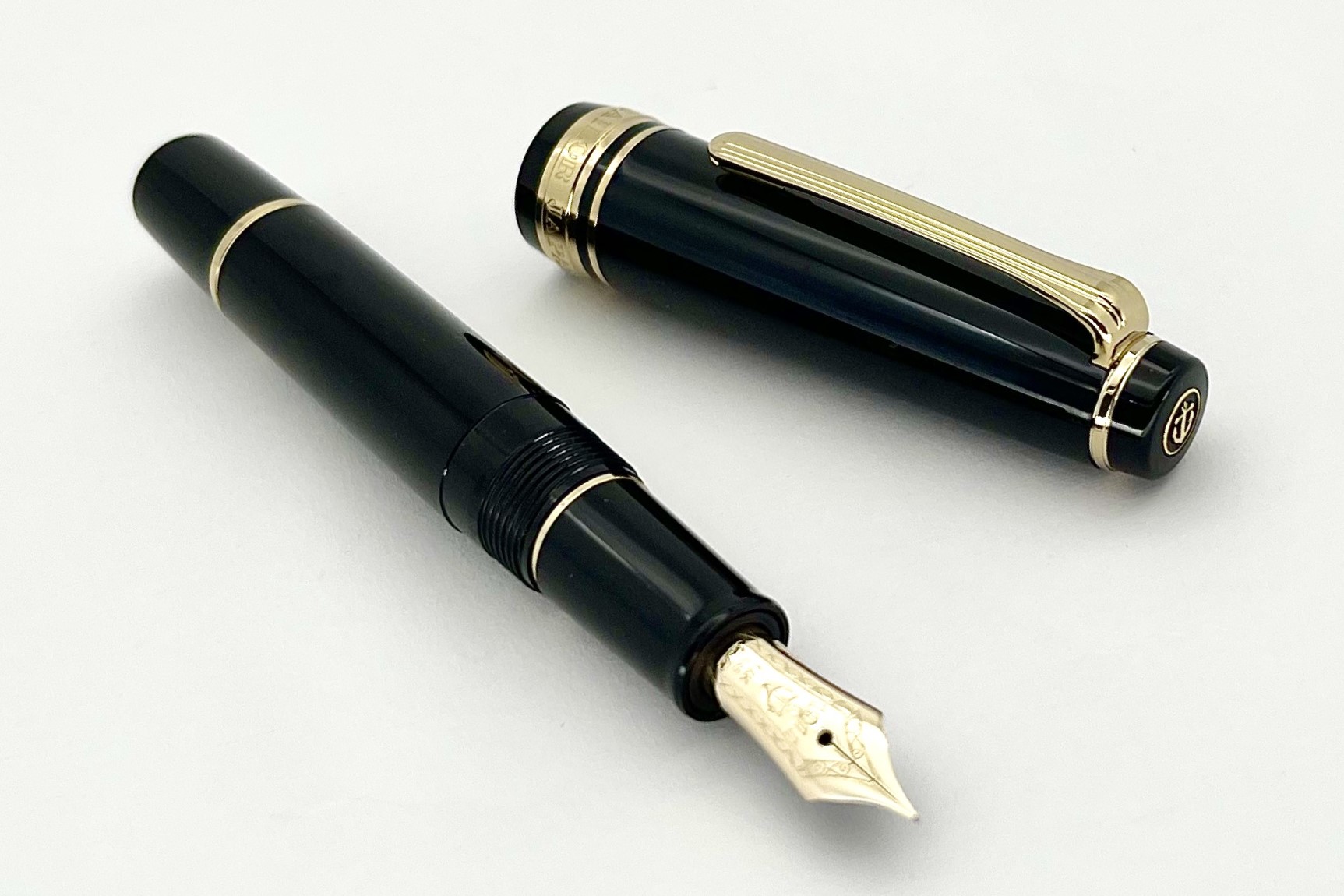 SailorProgearSlimMiniBlackGTFountainPen_E